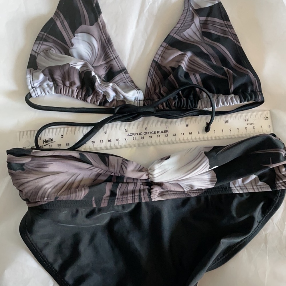 Bikini - Picture 5 of 5